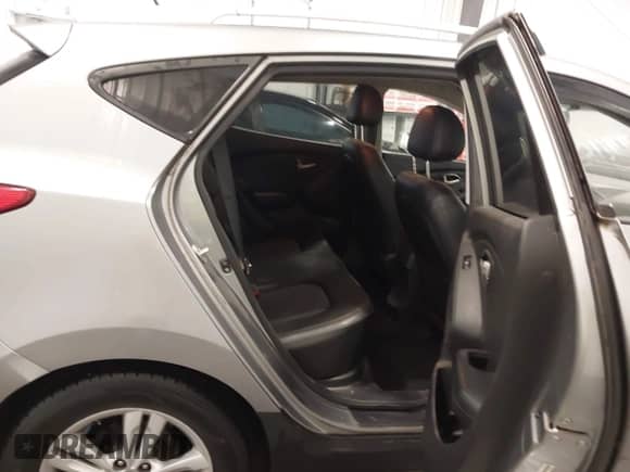 2011 Hyundai Tucson GLS z VIN KM8JU3AC7BU262415, wystawiony jako IAAI lot #43439786 z przebiegiem 88 234 mil mil oraz . Historia ofert i sprzedaży dostępna na DreamBid. Obrazek 8.