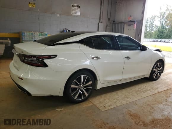 ✅ 2019 Nissan Maxima SL • VIN: 1N4AA6AV0KC370970 • Lot: 82343655. Listed on Copart with 61,707 mi. Free auction sales archive from the USA and detailed vehicle history report at DreamBid. Image 3.
