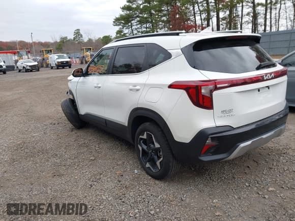 ✅ 2025 Kia Seltos EX • VIN: KNDERCAA4S7669905 • Lot: 43662509. Wystawiony na IAAI z przebiegiem 13 087 mil. Bezpłatny archiwum sprzedaży aukcyjnych z USA i szczegółowy raport historii pojazdu na DreamBid. Zdjęcie 3.