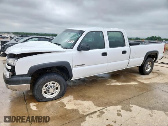 ✅ 2006 Chevrolet Silverado 2500HD Work Truck • VIN: 1GCHC23U56F226352 • Лот: 58729325. Опубликован ранее на Copart с пробегом 243 826 миль. Бесплатный доступ к архиву аукционных продаж из США и подробный отчёт об истории автомобиля на DreamBid. Изображение 1.