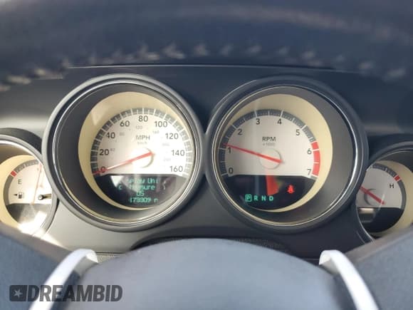 ✅ 2009 Dodge Challenger R/T • VIN: 2B3LJ54T49H603913 • Lot: 43987575. Wystawiony na Copart z przebiegiem 173 309 mil. Bezpłatny archiwum sprzedaży aukcyjnych z USA i szczegółowy raport historii pojazdu na DreamBid. Zdjęcie 9.