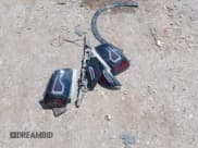 ✅ 2017 Chevrolet Impala LT • VIN: 2G1105SA6H9183552 • Lot: 43093046. Wystawiony na IAAI z przebiegiem 113 472 mil. Bezpłatny archiwum sprzedaży aukcyjnych z USA i szczegółowy raport historii pojazdu na DreamBid. Zdjęcie 12.