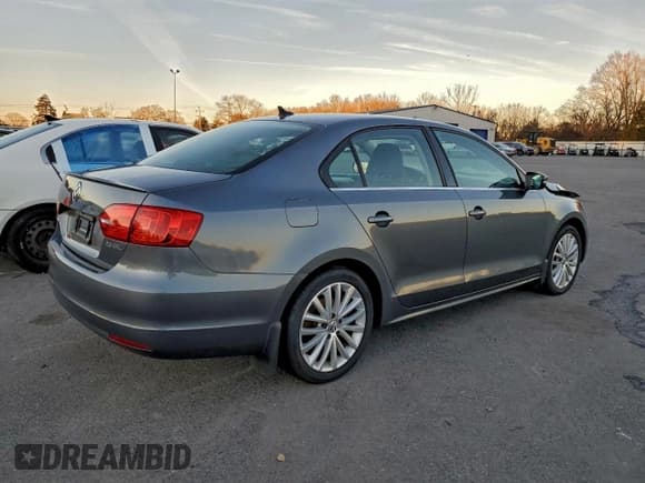 ✅ 2012 Volkswagen Jetta SEL • VIN: 3VWLP7AJ6CM307194 • Lot: 95294535. Listed on Copart with 98,464 mi. Free auction sales archive from the USA and detailed vehicle history report at DreamBid. Image 3.