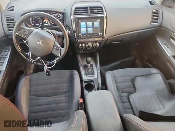 ✅ 2024 Mitsubishi Outlander S • VIN: JA4ARUAU9RU023764 • Лот: 92673105. Опубликован ранее на Copart с пробегом 8 310 миль. Бесплатный доступ к архиву аукционных продаж из США и подробный отчёт об истории автомобиля на DreamBid. Изображение 8.