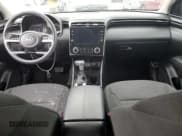 ✅ 2022 Hyundai Tucson SE • VIN: 5NMJACAE8NH082810 • Lot: 47310793. Wystawiony na Copart z przebiegiem 18 369 mil. Bezpłatny archiwum sprzedaży aukcyjnych z USA i szczegółowy raport historii pojazdu na DreamBid. Zdjęcie 8.