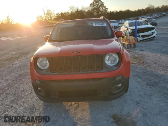 ✅ 2017 Jeep Renegade Latitude • VIN: ZACCJABB6HPE71834 • Лот: 92500685. Опубликован ранее на Copart с пробегом 184 515 миль. Бесплатный доступ к архиву аукционных продаж из США и подробный отчёт об истории автомобиля на DreamBid. Изображение 5.