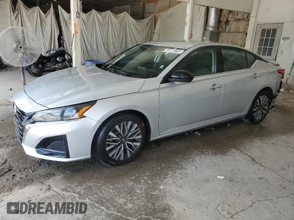 ✅ 2024 Nissan Altima SV • VIN: 1N4BL4DV9RN360435 • Lot: 68868235. Wystawiony na Copart z przebiegiem 61 996 mil. Bezpłatny archiwum sprzedaży aukcyjnych z USA i szczegółowy raport historii pojazdu na DreamBid. Zdjęcie 1.