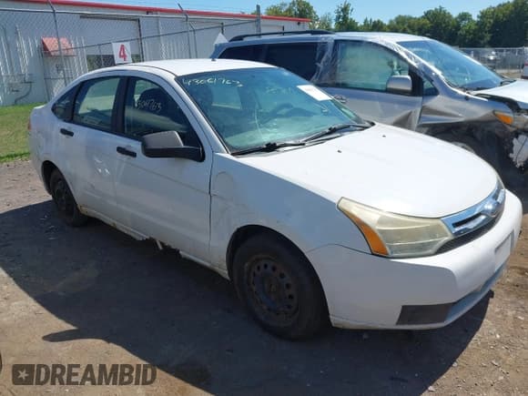 ✅ 2008 Ford Focus S • VIN: 1FAHP34N18W223183 • Lot: 43061763. Wystawiony na IAAI z przebiegiem Nie podano. Bezpłatny archiwum sprzedaży aukcyjnych z USA i szczegółowy raport historii pojazdu na DreamBid. Zdjęcie 1.