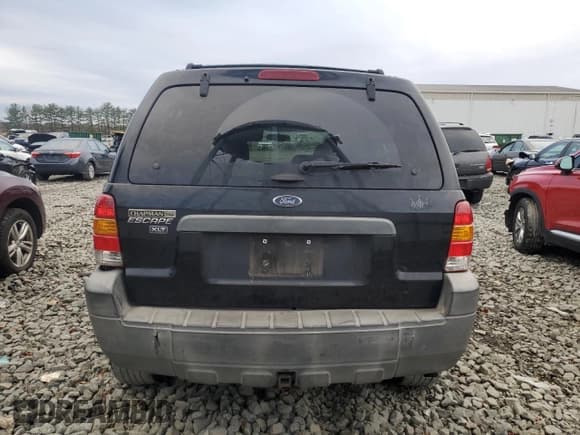 ✅ 2005 Ford Escape XLT • VIN: 1FMYU93115KB12622 • Lot: 92071955. Wystawiony na Copart z przebiegiem 181 788 mil. Bezpłatny archiwum sprzedaży aukcyjnych z USA i szczegółowy raport historii pojazdu na DreamBid. Zdjęcie 6.