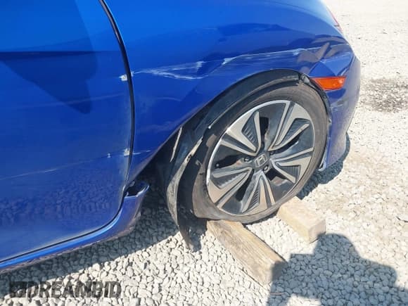 ✅ 2016 Honda Civic EX-T • VIN: 2HGFC3B30GH351847 • Lot: 43062875. Listed on IAAI with 189,736 mi. Free auction sales archive from the USA and detailed vehicle history report at DreamBid. Image 17.