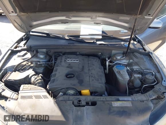 ✅ 2011 Audi A5 Premium Plus • VIN: WAULFAFR7BA044904 • Lot: 43503438. Wystawiony na IAAI z przebiegiem 124 943 mil. Bezpłatny archiwum sprzedaży aukcyjnych z USA i szczegółowy raport historii pojazdu na DreamBid. Zdjęcie 10.