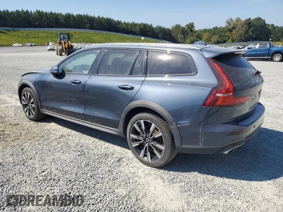 ✅ 2022 Volvo V60 • VIN: YV4102WK0N2091854 • Lot: 66373185. Wystawiony na Copart z przebiegiem 23 962 mil. Bezpłatny archiwum sprzedaży aukcyjnych z USA i szczegółowy raport historii pojazdu na DreamBid. Zdjęcie 2.