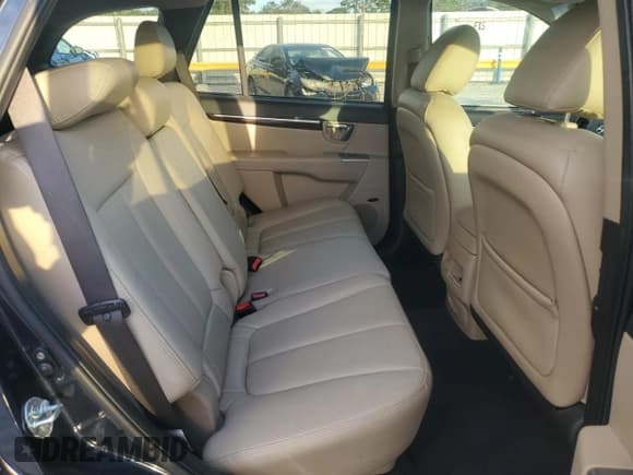 ✅ 2011 Hyundai Santa Fe Limited • VIN: 5XYZK3AB1BG010536 • Lot: 80678444. Listed on Copart with 80,341 mi. Free auction sales archive from the USA and detailed vehicle history report at DreamBid. Image 11.