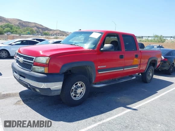 ✅ 2005 Chevrolet Silverado 2500HD LS • VIN: 1GCHK23U85F835517 • Lot: 42348998. Wystawiony na IAAI z przebiegiem 206 783 mil. Bezpłatny archiwum sprzedaży aukcyjnych z USA i szczegółowy raport historii pojazdu na DreamBid. Zdjęcie 14.