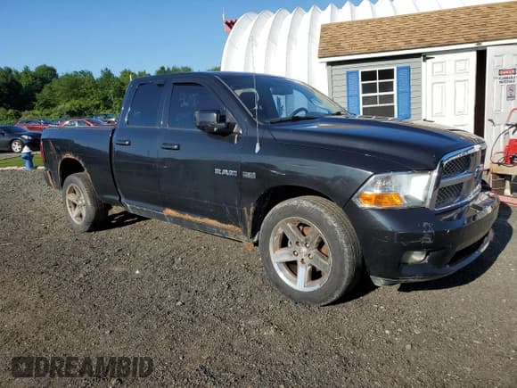✅ 2009 Dodge 1500 SLT • VIN: 1D3HV18T79S771735 • Lot: 68212634. Wystawiony na Copart z przebiegiem 198 065 mil. Bezpłatny archiwum sprzedaży aukcyjnych z USA i szczegółowy raport historii pojazdu na DreamBid. Zdjęcie 4.