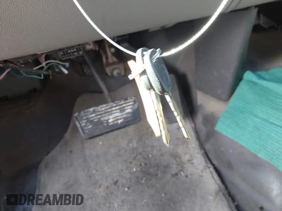 ✅ 2007 Chevrolet Silverado 1500 1LT • VIN: 1GCEC14017Z513390 • Lot: 43621590. Listed on IAAI with 134,530 mi. Free auction sales archive from the USA and detailed vehicle history report at DreamBid. Image 11.