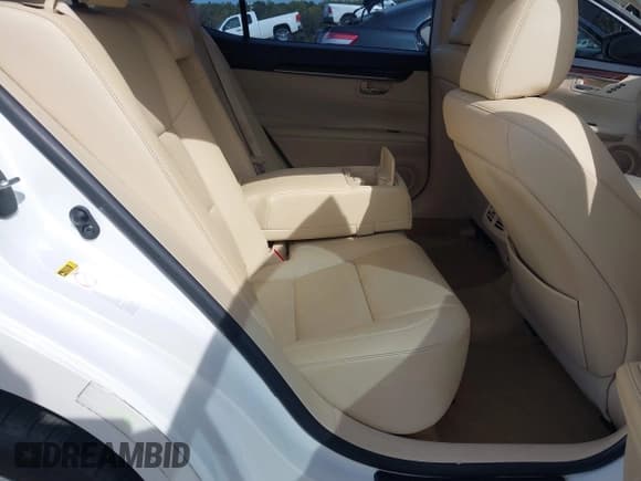 ✅ 2014 Lexus ES 330 • VIN: JTHBK1GG2E2135373 • Lot: 43457445. Listed on IAAI with 71,939 mi. Free auction sales archive from the USA and detailed vehicle history report at DreamBid. Image 8.