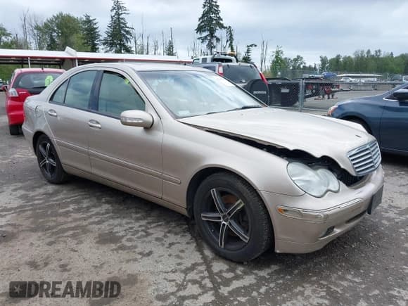 ✅ 2004 Mercedes-Benz C 240 • VIN: WDBRF81J14F513304 • Lot: 42309645. Listed on IAAI with 119,649 mi. Free auction sales archive from the USA and detailed vehicle history report at DreamBid. Image 1.
