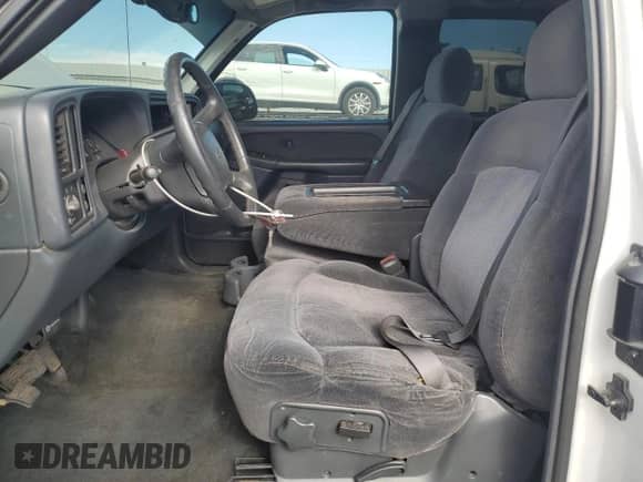 2001 Chevrolet Silverado 1500 LT z VIN 1GCEC19T61Z196121, wystawiony jako Copart lot #52824795 z przebiegiem 201 224 mil mil oraz Szkoda całkowita • Salvage title. Historia ofert i sprzedaży dostępna na DreamBid. Obrazek 7.