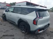 ✅ 2024 Kia EV9 GT-Line • VIN: KNDAEFS58R6038376 • Lot: 40792514. Wystawiony na IAAI z przebiegiem 5 677 mil. Bezpłatny archiwum sprzedaży aukcyjnych z USA i szczegółowy raport historii pojazdu na DreamBid. Zdjęcie 3.