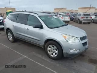 ✅ 2010 Chevrolet Traverse LS • VIN: 1GNLREED9AS126737 • Lot: 43387723. Wystawiony na IAAI z przebiegiem 99 848 mil. Bezpłatny archiwum sprzedaży aukcyjnych z USA i szczegółowy raport historii pojazdu na DreamBid. Zdjęcie 1.