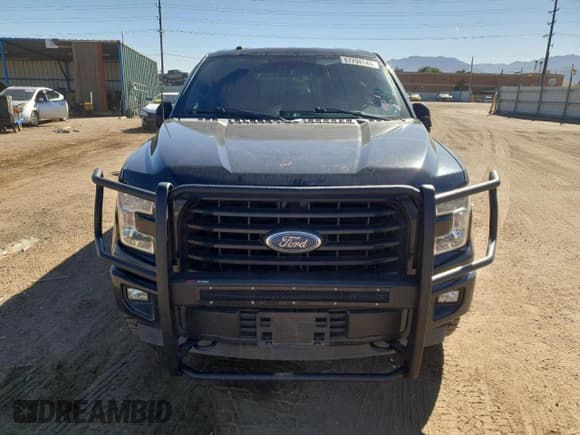✅ 2017 Ford F-150 XL • VIN: 1FTEW1EFXHFC41256 • Lot: 87294145. Wystawiony na Copart z przebiegiem 98 289 mil. Bezpłatny archiwum sprzedaży aukcyjnych z USA i szczegółowy raport historii pojazdu na DreamBid. Zdjęcie 5.