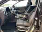 2019 Hyundai Kona SEL z VIN KM8K2CAA7KU341706, wystawiony jako Copart lot #62057153 z przebiegiem 50 793 mil mil oraz . Historia ofert i sprzedaży dostępna na DreamBid. Obrazek 7.