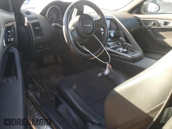 ✅ 2014 Jaguar F-Type V6 • VIN: SAJWA6E70E8K07921 • Lot: 87383735. Wystawiony na Copart z przebiegiem 85 812 mil. Bezpłatny archiwum sprzedaży aukcyjnych z USA i szczegółowy raport historii pojazdu na DreamBid. Zdjęcie 8.