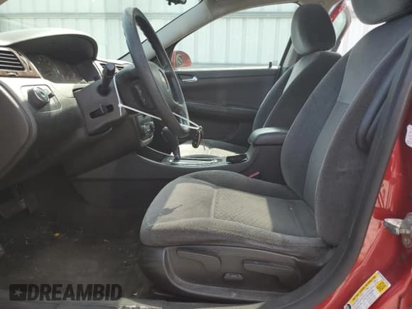 ✅ 2015 Chevrolet Impala LT • VIN: 2G1WB5E33F1134012 • Лот: 70791244. Опубликован ранее на Copart с пробегом 179 713 миль. Бесплатный доступ к архиву аукционных продаж из США и подробный отчёт об истории автомобиля на DreamBid. Изображение 7.