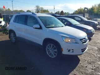 ✅ 2010 Volkswagen Tiguan SE • VIN: WVGBV7AX2AW534478 • Lot: 43488715. Listed on IAAI with 149,906 mi. Free auction sales archive from the USA and detailed vehicle history report at DreamBid. Image 1.