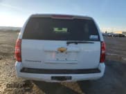 ✅ 2014 Chevrolet Suburban LS • VIN: 1GNSKHE79ER154563 • Lot: 88745595. Wystawiony na Copart z przebiegiem 195 626 mil. Bezpłatny archiwum sprzedaży aukcyjnych z USA i szczegółowy raport historii pojazdu na DreamBid. Zdjęcie 6.