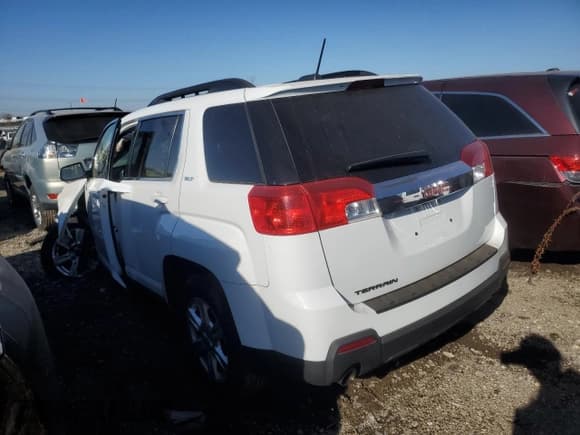 ✅ 2015 GMC Terrain SLT • VIN: 2GKFLSE32F6386215 • Lot: 92504535. Listed on Copart with 67,689 mi. Free auction sales archive from the USA and detailed vehicle history report at DreamBid. Image 2.