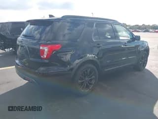 ✅ 2017 Ford Explorer XLT • VIN: 1FM5K7D80HGD96051 • Lot: 43716678. Wystawiony na IAAI z przebiegiem 67 233 mil. Bezpłatny archiwum sprzedaży aukcyjnych z USA i szczegółowy raport historii pojazdu na DreamBid. Zdjęcie 4.