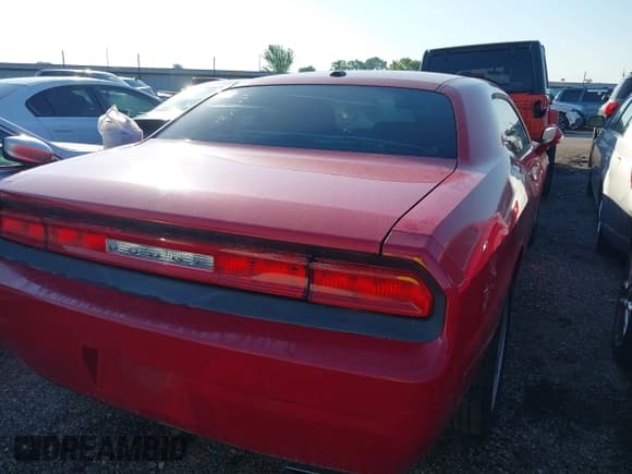 ✅ 2012 Dodge Challenger SXT Plus • VIN: 2C3CDYAG6CH228360 • Lot: 42924698. Wystawiony na IAAI z przebiegiem 166 296 mil. Bezpłatny archiwum sprzedaży aukcyjnych z USA i szczegółowy raport historii pojazdu na DreamBid. Zdjęcie 4.