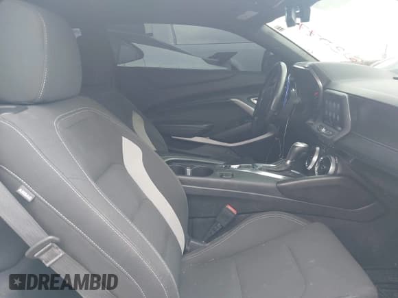 ✅ 2020 Chevrolet Camaro 1SS • VIN: 1G1FF1R71L0142367 • Лот: 42130773. Опубликован ранее на IAAI с пробегом 65 319 миль. Бесплатный доступ к архиву аукционных продаж из США и подробный отчёт об истории автомобиля на DreamBid. Изображение 5.