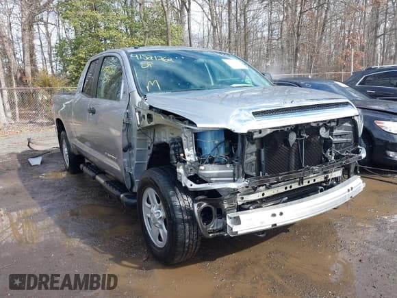 ✅ 2018 Toyota Tundra SR • VIN: 5TFUM5F12JX077450 • Lot: 41521262. Wystawiony na IAAI z przebiegiem 48 839 mil. Bezpłatny archiwum sprzedaży aukcyjnych z USA i szczegółowy raport historii pojazdu na DreamBid. Zdjęcie 6.
