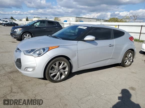 ✅ 2017 Hyundai Veloster • VIN: KMHTC6AD8HU311359 • Lot: 49013005. Wystawiony na Copart z przebiegiem 117 602 mil. Bezpłatny archiwum sprzedaży aukcyjnych z USA i szczegółowy raport historii pojazdu na DreamBid. Zdjęcie 1.