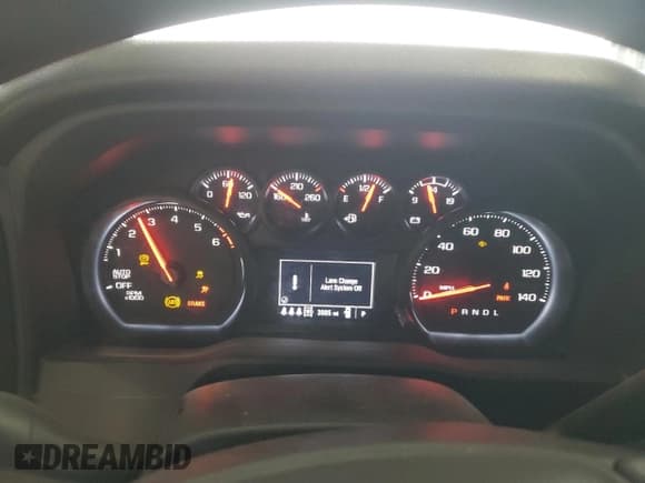 ✅ 2025 Chevrolet Silverado 1500 • VIN: 1GCRKAED4SZ206620 • Лот: 61067185. Опубликован ранее на Copart с пробегом 3 985 миль. Бесплатный доступ к архиву аукционных продаж из США и подробный отчёт об истории автомобиля на DreamBid. Изображение 9.