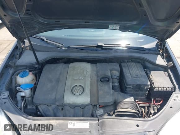 ✅ 2009 Volkswagen Jetta SE • VIN: 3VWRM71K59M137348 • Lot: 42285086. Listed on IAAI with 120,645 mi. Free auction sales archive from the USA and detailed vehicle history report at DreamBid. Image 10.