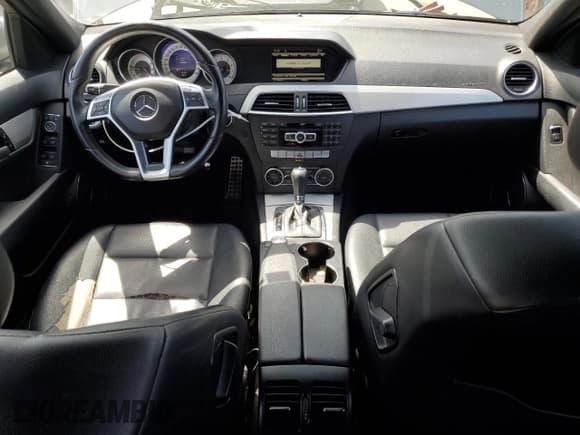 ✅ 2013 Mercedes-Benz C 250 Sport • VIN: WDDGF4HB5DR258385 • Lot: 51808895. Wystawiony na Copart z przebiegiem 139 208 mil. Bezpłatny archiwum sprzedaży aukcyjnych z USA i szczegółowy raport historii pojazdu na DreamBid. Zdjęcie 8.