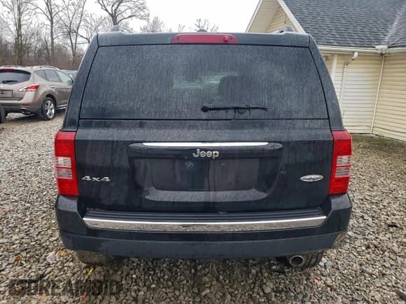 ✅ 2017 Jeep Patriot Latitude • VIN: 1C4NJRFB8HD122223 • Lot: 94263835. Listed on Copart with Not provided. Free auction sales archive from the USA and detailed vehicle history report at DreamBid. Image 6.