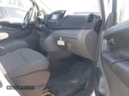 ✅ 2018 Nissan NV200 SV • VIN: 3N6CM0KN9JK701993 • Lot: 43217415. Wystawiony na IAAI z przebiegiem 64 861 mil. Bezpłatny archiwum sprzedaży aukcyjnych z USA i szczegółowy raport historii pojazdu na DreamBid. Zdjęcie 5.