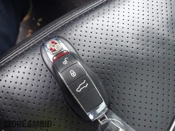 ✅ 2018 Porsche Macan GTS • VIN: WP1AG2A59JLB60351 • Lot: 43535091. Listed on IAAI with 88,828 mi. Free auction sales archive from the USA and detailed vehicle history report at DreamBid. Image 11.