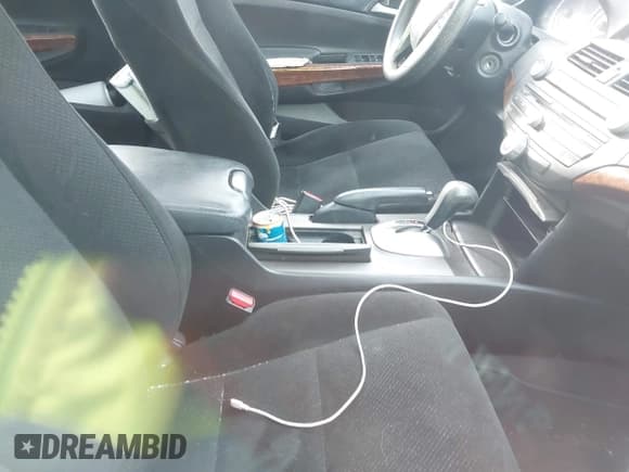 ✅ 2011 Honda Accord EX • VIN: 1HGCP2F7XBA067955 • Лот: 42070691. Опубликован ранее на IAAI с пробегом 256 510 миль. Бесплатный доступ к архиву аукционных продаж из США и подробный отчёт об истории автомобиля на DreamBid. Изображение 5.