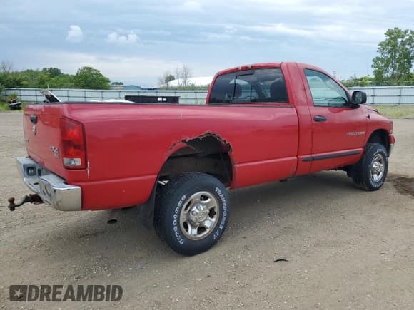 ✅ 2005 Dodge 2500 ST • VIN: 3D7KS26DX5G778873 • Lot: 64286855. Wystawiony na Copart z przebiegiem 92 515 mil. Bezpłatny archiwum sprzedaży aukcyjnych z USA i szczegółowy raport historii pojazdu na DreamBid. Zdjęcie 3.