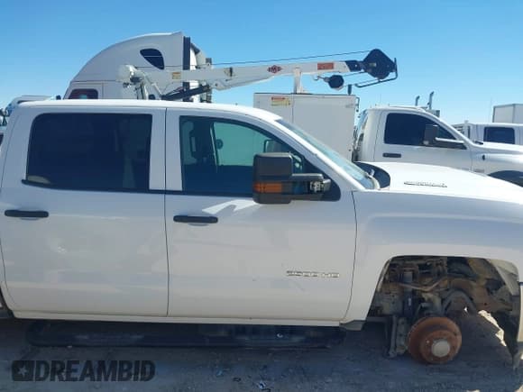 ✅ 2018 Chevrolet Silverado 2500HD Work Truck • VIN: 1GC1KUEY9JF252008 • Лот: 43551676. Опубликован ранее на IAAI с пробегом Не указан. Бесплатный доступ к архиву аукционных продаж из США и подробный отчёт об истории автомобиля на DreamBid. Изображение 12.