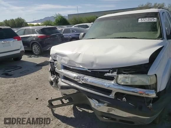 ✅ 2001 Chevrolet Suburban LS • VIN: 3GNEC16T81G222813 • Лот: 57213525. Опубликован ранее на Copart с пробегом 289 901 миль. Бесплатный доступ к архиву аукционных продаж из США и подробный отчёт об истории автомобиля на DreamBid. Изображение 14.