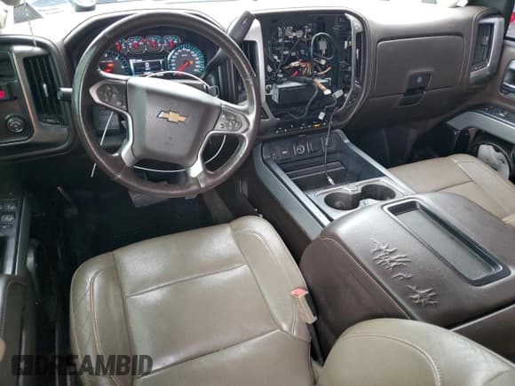 ✅ 2015 Chevrolet Silverado 1500 LTZ • VIN: 3GCPCSEC5FG139940 • Лот: 80220394. Опубликован ранее на Copart с пробегом 180 851 миль. Бесплатный доступ к архиву аукционных продаж из США и подробный отчёт об истории автомобиля на DreamBid. Изображение 8.