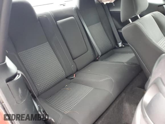 ✅ 2015 Dodge Challenger R/T • VIN: 2C3CDZAT4FH767745 • Lot: 39383584. Wystawiony na Copart z przebiegiem 41 855 mil. Bezpłatny archiwum sprzedaży aukcyjnych z USA i szczegółowy raport historii pojazdu na DreamBid. Zdjęcie 10.