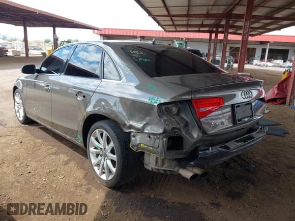 ✅ 2014 Audi A4 Premium • VIN: WAUAFAFL3EN002875 • Lot: 43267129. Wystawiony na IAAI z przebiegiem 125 052 mil. Bezpłatny archiwum sprzedaży aukcyjnych z USA i szczegółowy raport historii pojazdu na DreamBid. Zdjęcie 6.